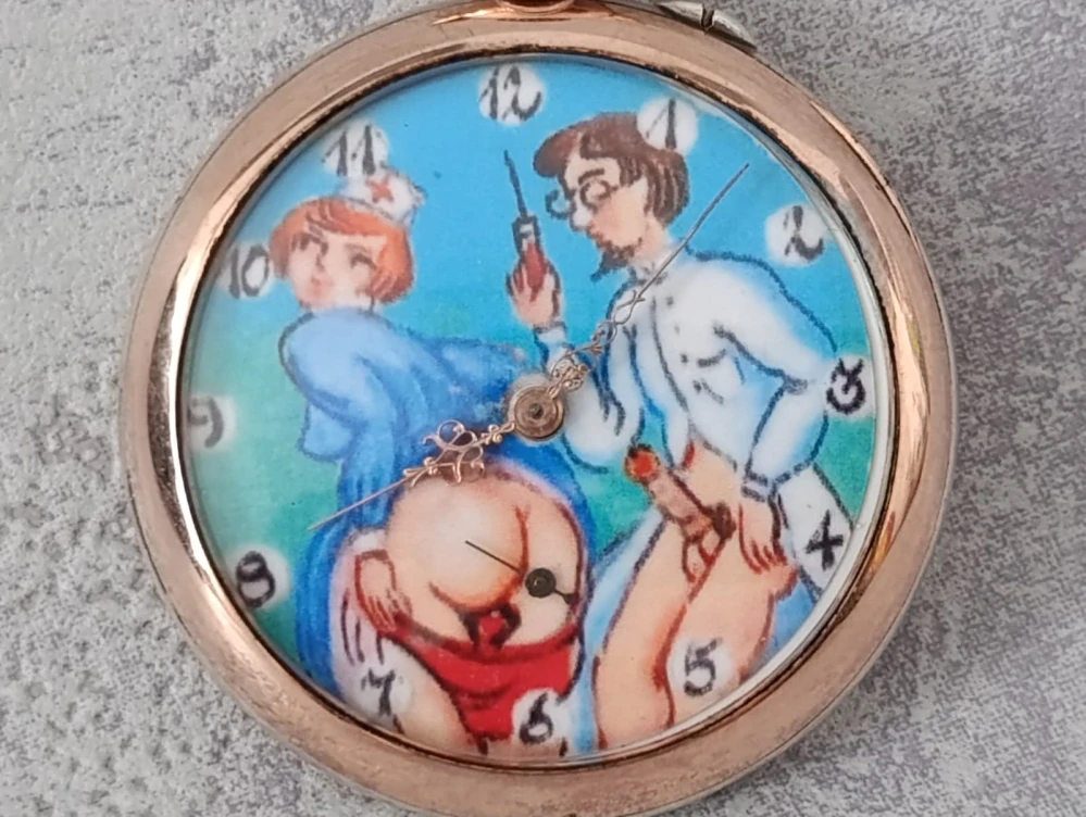 Stříbrné kapesní hodinky Thiel - erotický motiv